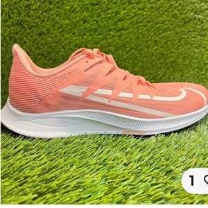 Nike zoom Women's Pink Athletic Shoes